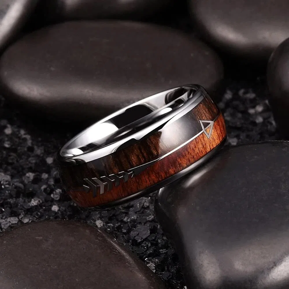 ZENSE - Bague pour homme façon boisée en acier avec flèche ZR0173