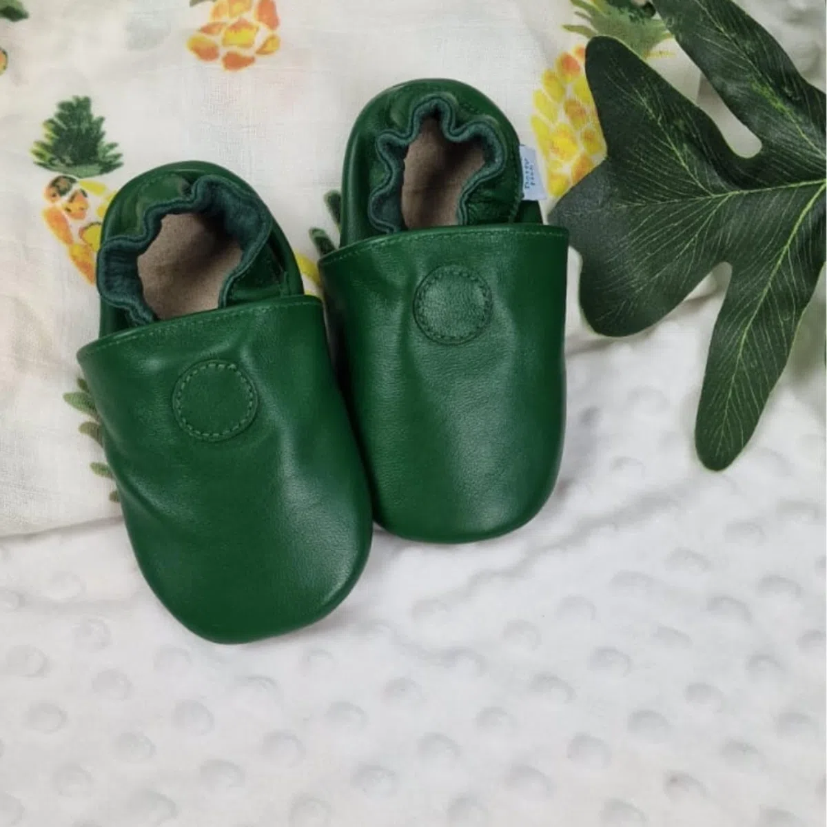 Dotty Fish Chaussures Pieds Nus en Cuir pour bébés et Enfants, Semelles en Caoutchouc. Légères, Souples et antidérapantes. Marque Britannique. Garçons et Filles, Tailles 18-24 Mois - 5-6 Ans