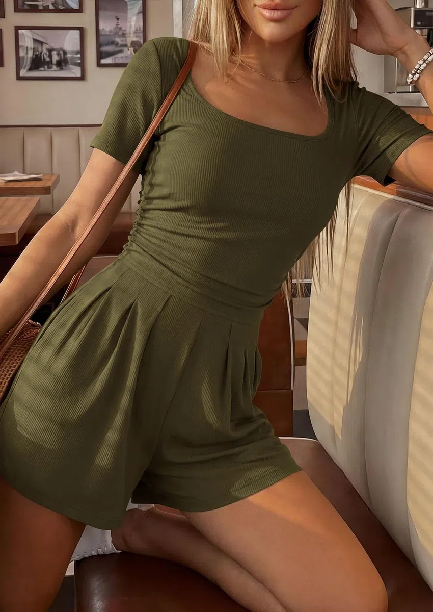 LIAMERHE Combinaison Femme Été Courte Combi-short Manches Courtes Col rond Sexy Romper Élégant Taille Haute avec Poches Slim Fit Barboteuse Chic pour Vacances Plage Quotidien