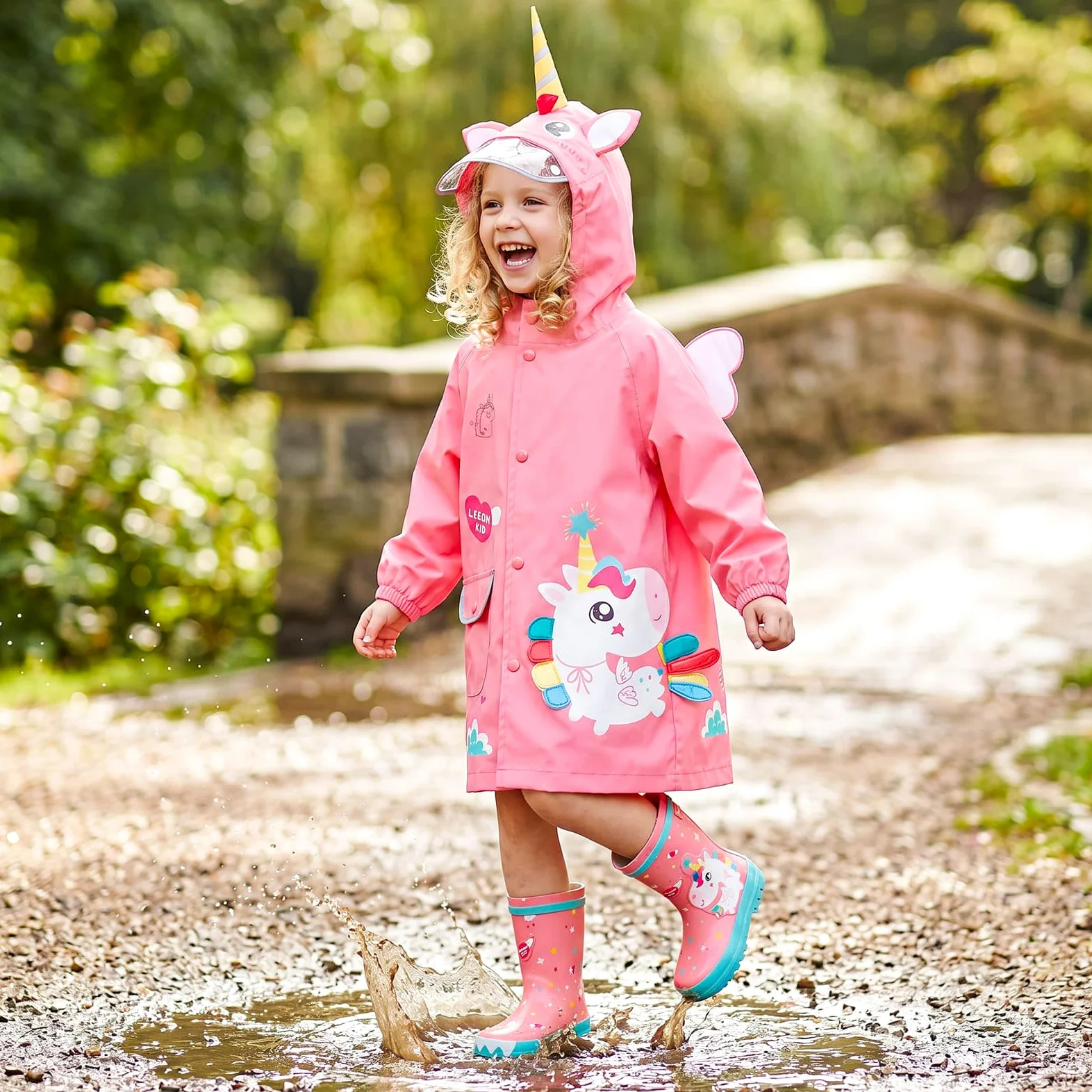 JinBei Poncho de pluie imperméable pour enfants - Cape à capuche - Respirant - Léger - Facile à sécher - Motif dessin animé 3D - Vêtements de pluie pour enfants filles garçons de 2 à 8 ans