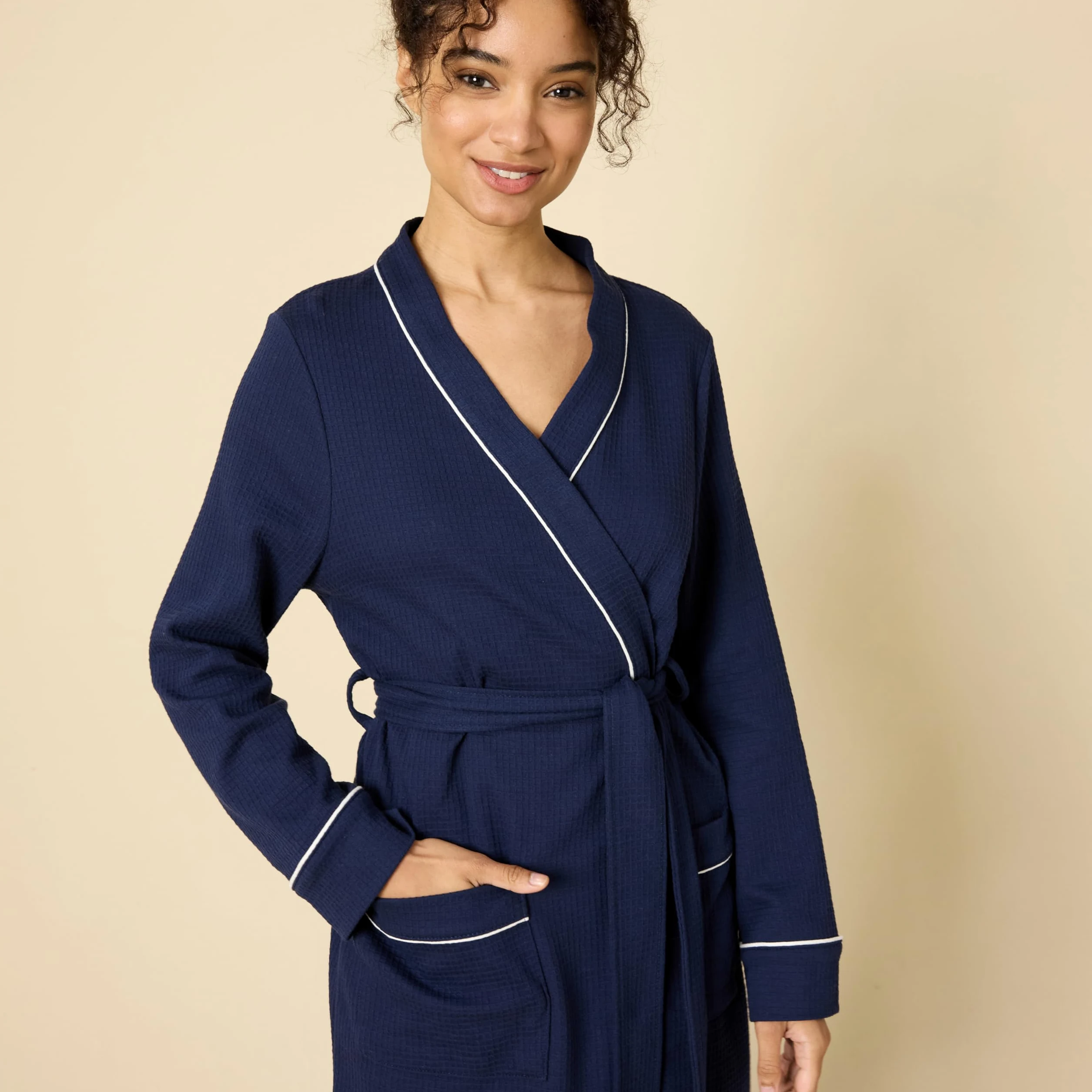 Amazon Essentials Robe de Chambre Mi-longue Gaufrée et Légère (Disponible en Grande Taille) Femme