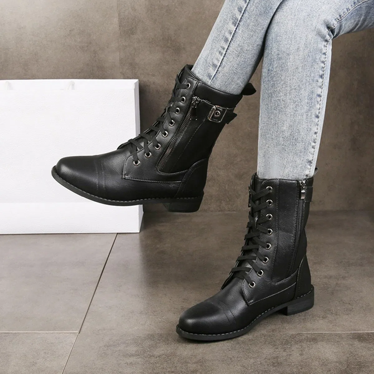 Bottes pour femme - Bottines plates à lacets avec fermeture éclair latérale - Grandes tailles - Bottes en cuir - Couleur unie - Bottes mi-hautes antidérapantes pour l'automne et l'hiver