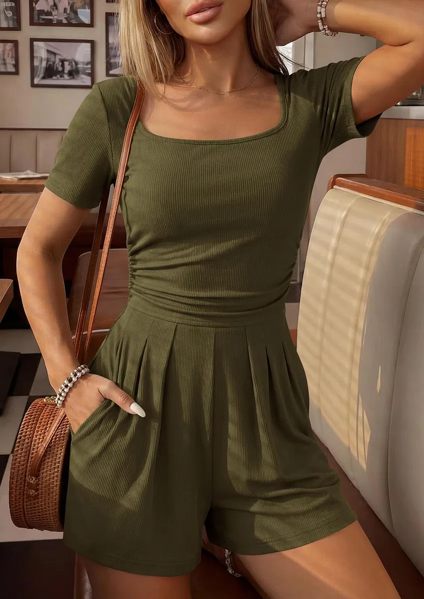 LIAMERHE Combinaison Femme Été Courte Combi-short Manches Courtes Col rond Sexy Romper Élégant Taille Haute avec Poches Slim Fit Barboteuse Chic pour Vacances Plage Quotidien