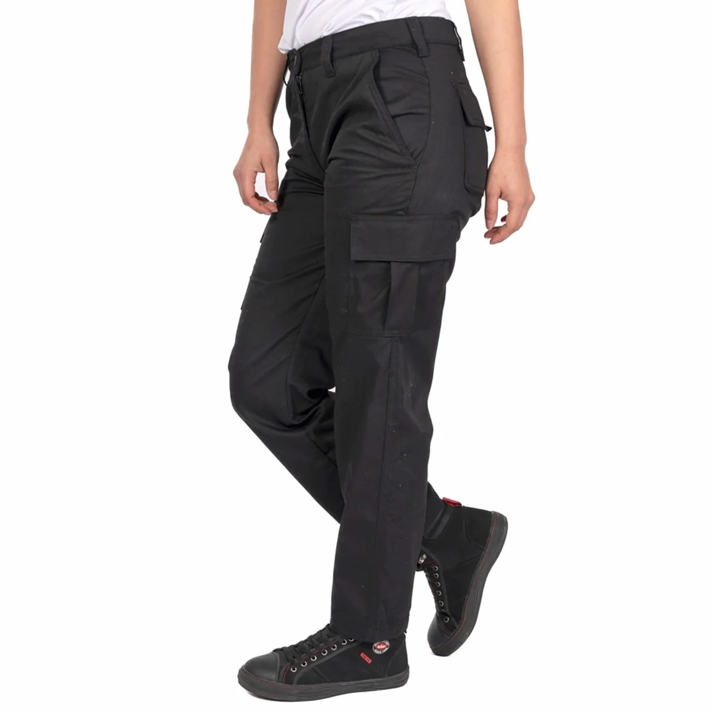 Lee Cooper Pantalon Travail Femme Cargo – Workwear Résistant Entretien Facile Multi Poches, Pantalon Sécurité Classique pour Chantier Industrie (Noir, 42 EU / 28L)