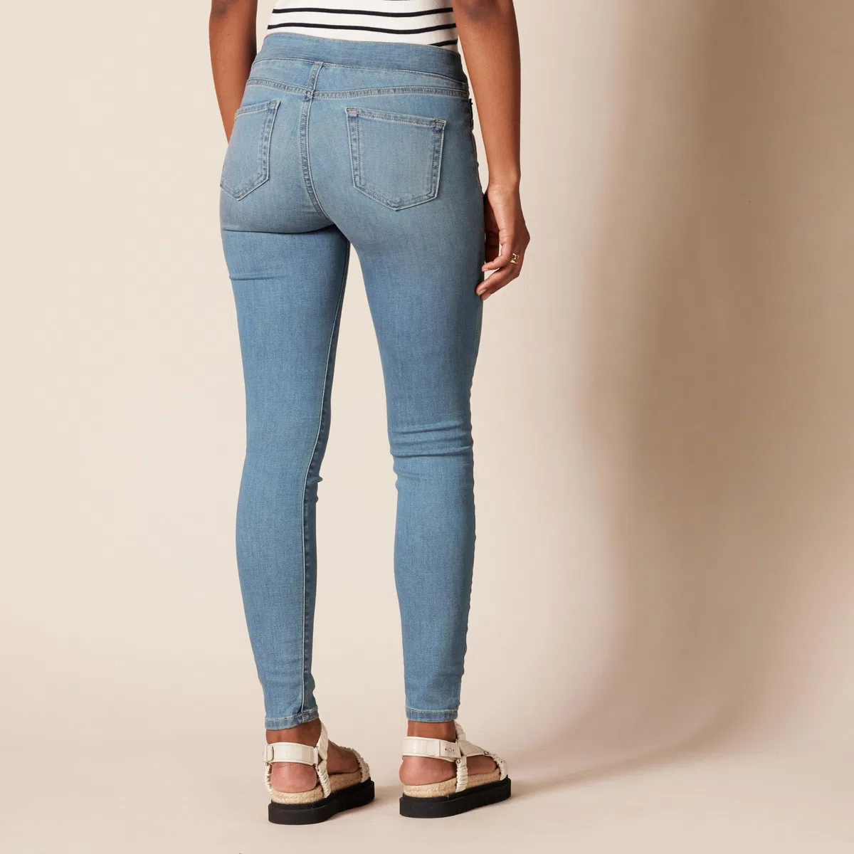 Amazon Essentials Femme Jegging Facile à Enfiler Extensible Taille Mi-Haute - Couleurs abandonnées