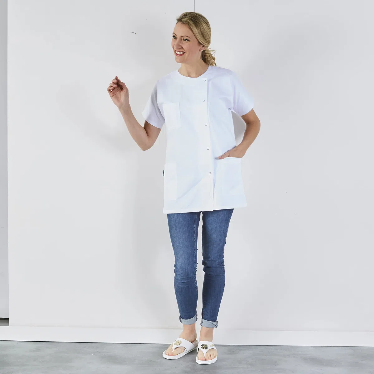Hurry Jump Blouse medicale Femme Tunique medicale Manches Courte 3 Poches Blouse Hopital Clinique Aide Domicile Kiné Ergothérapeute Couleurs au Choix