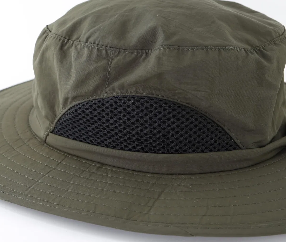 Chapeau de soleil réglable en maille à large bord pour enfants avec protection UV