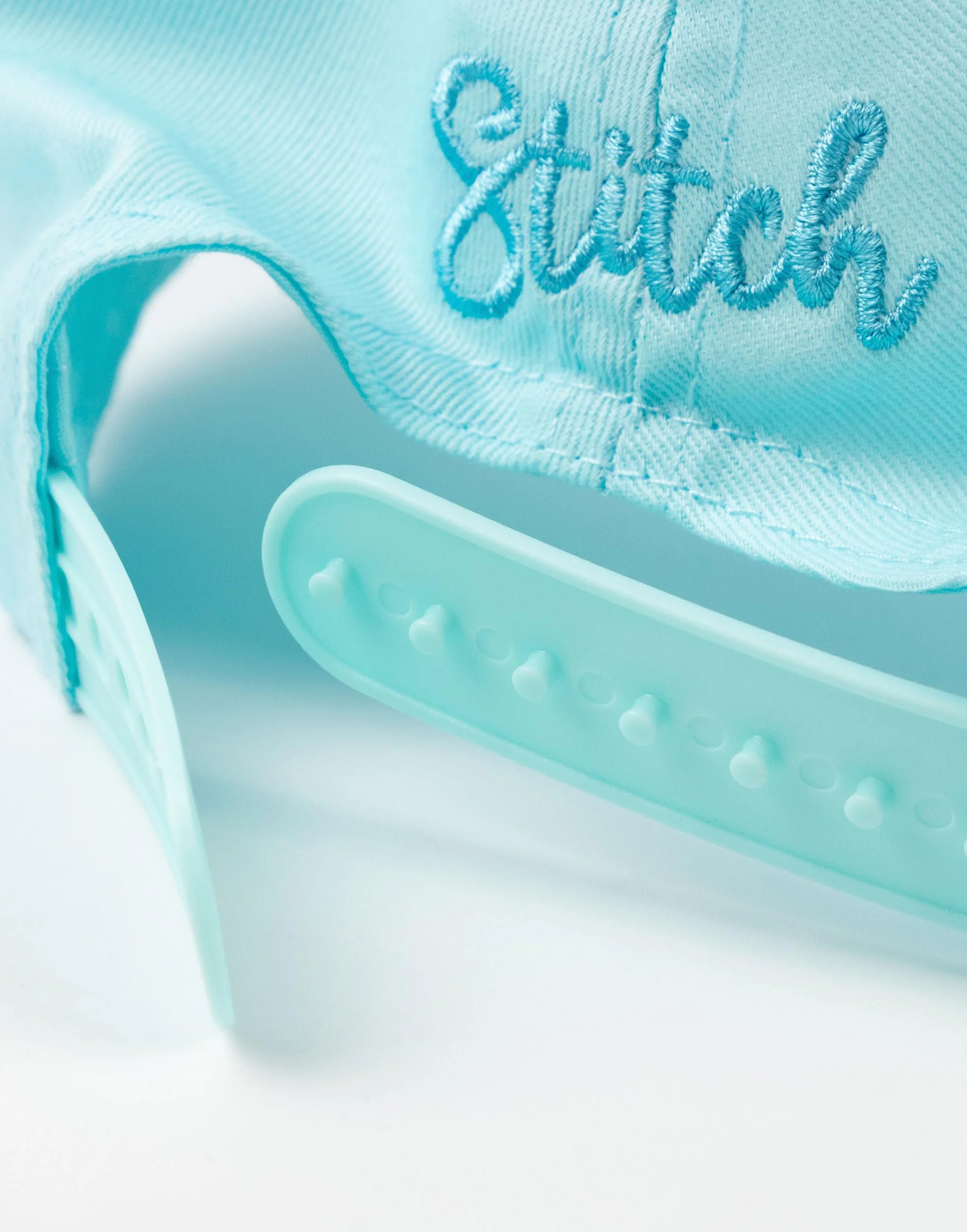 Disney Lilo & Stitch Casquette de baseball réglable pour fille en bleu clair | Chapeau décontracté avec motif Stitch | Stitch Merch | Protection solaire arrière en maille | Casquette incurvée pour