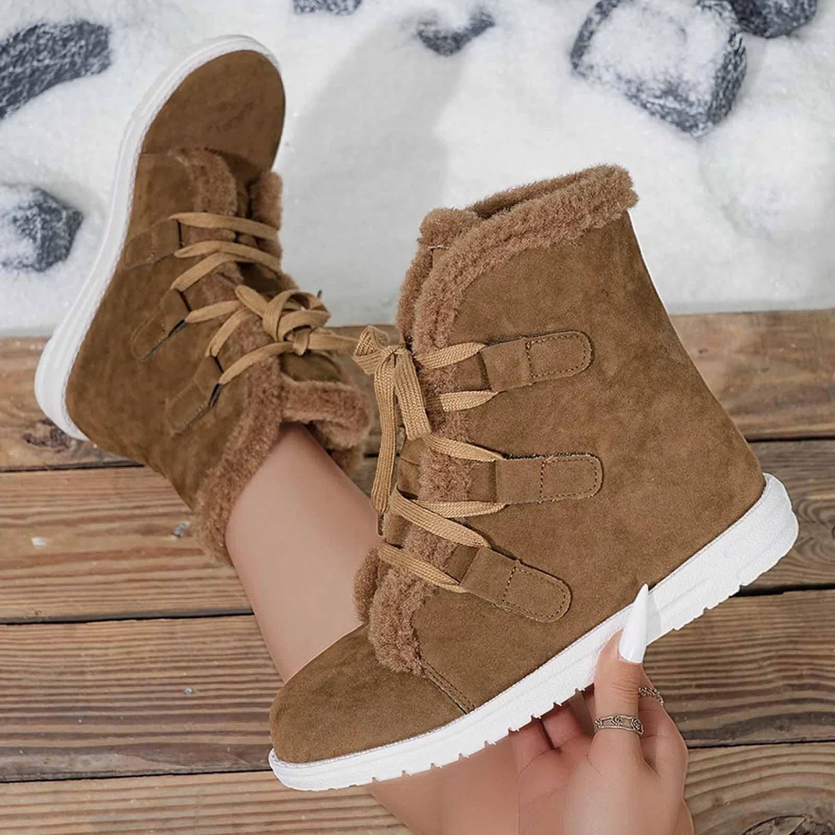 Bottes de Neige Femme Fourrées en Daim Bottes Femme Hiver Chaudes à Lacets Bottine Confort Chic Chaussure Hiver Plate Bottines Snow Boots Fourrées Imperméable Botte Neige Chaussures de Randonnée Ski
