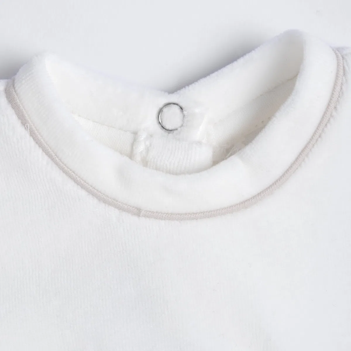Chicco, Grenouillère Bébé Fille en Chenille Chaude et Douce, avec Ouverture Pratique à l'Entrejambe, Idéale pour l'Hiver, Vêtements Bébé 0-24 Mois, Designed in Italy