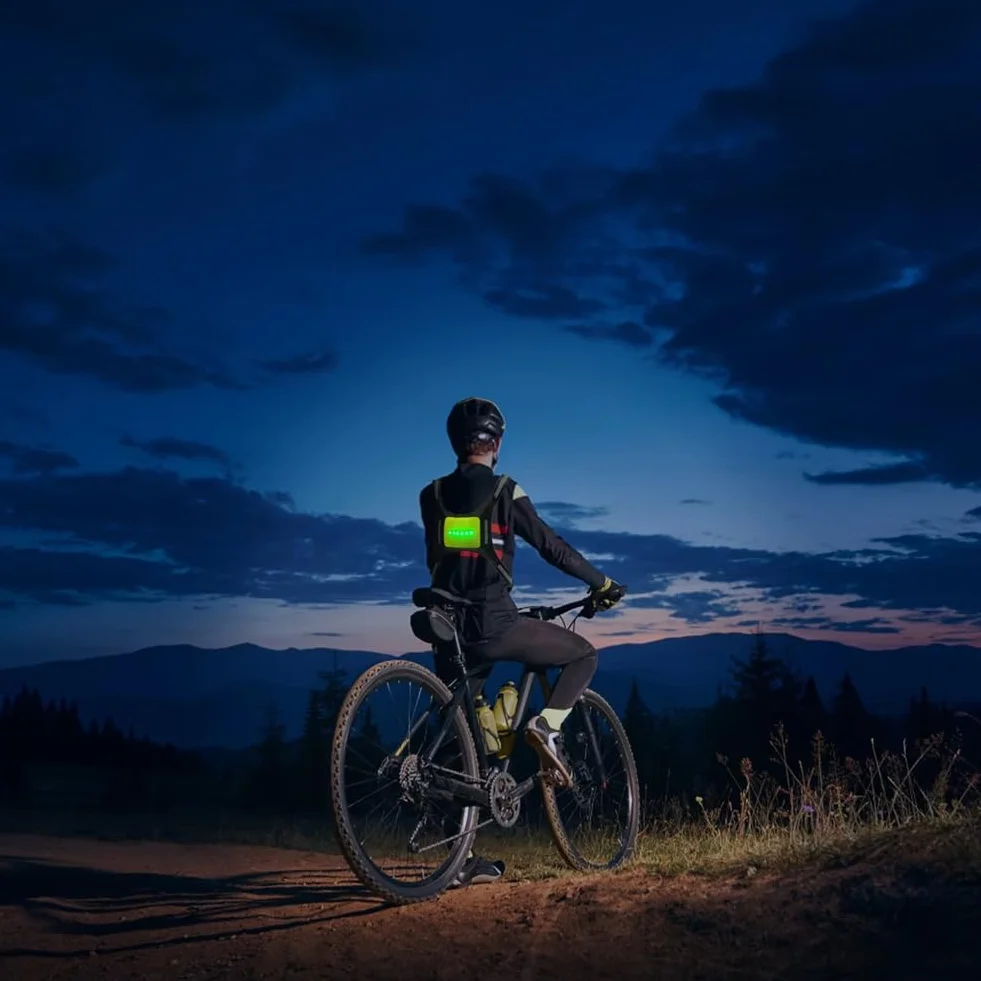 Gilet Réfléchissant LED Rechargeable par USB avec Feu de Signalisation à Distance pour Le Cyclisme et la Course