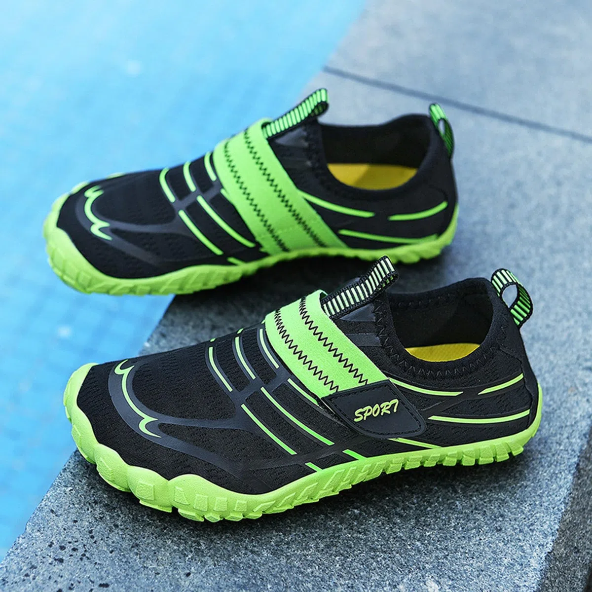Generisch Chaussures aquatiques unisexes pour enfants - Chaussures aquatiques - Chaussettes aquatiques pour garçons et filles - Sportives - Natation - Surf - Plongée - Plage pieds nus - Séchage rapide