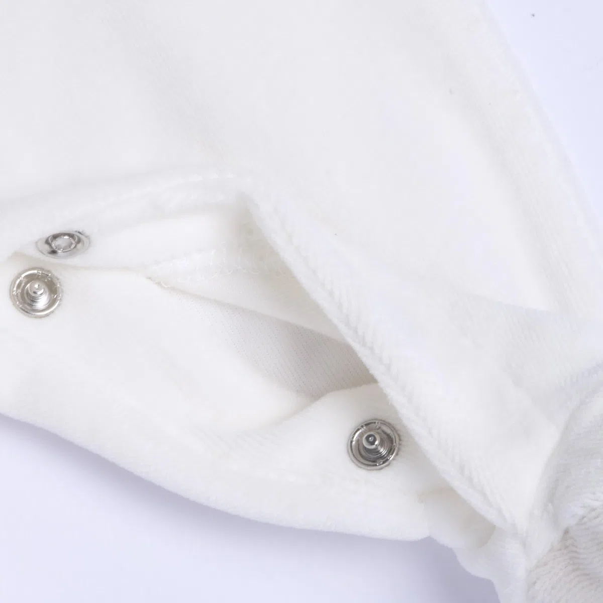 Chicco, Grenouillère Bébé Fille en Chenille Chaude et Douce, avec Ouverture Pratique à l'Entrejambe, Idéale pour l'Hiver, Vêtements Bébé 0-24 Mois, Designed in Italy