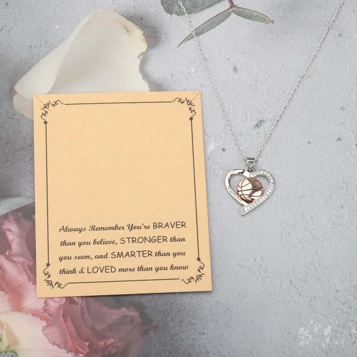 BNQL Collier de basket-ball pour femme, cadeau pour les amateurs de basket-ball, les joueurs, les entraîneurs d'équipe, bijoux de basket-ball pour filles