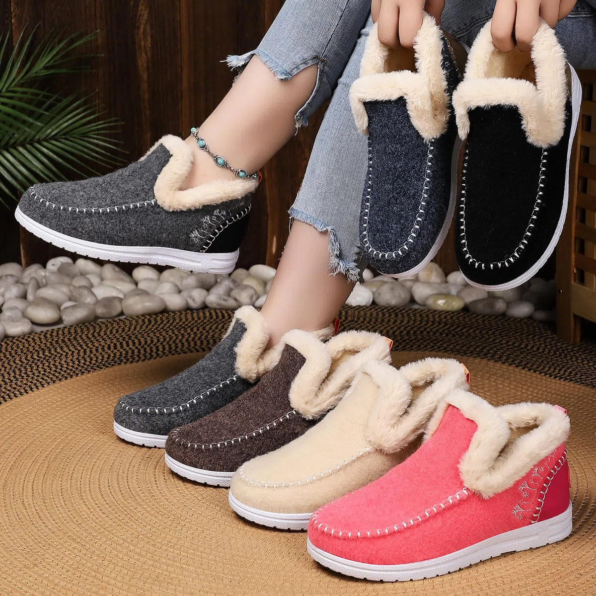 2025 New Women's Winter Plush Lined Flat Shoes Comfy Orthopedic Arch Support Outdoor Walking Shoes Classic Non-Slip Ankle Snow Boots