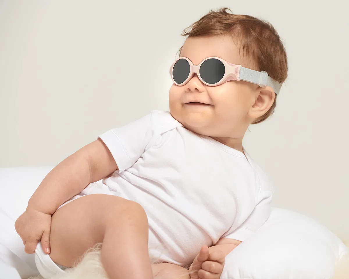 Béaba, Lunettes de soleil pour bébé 0-9 mois, Protection 100% UV - CAT 4, Protection Latérale, Confort Optimal, Bandeau élastique ajustable, Rose dragée