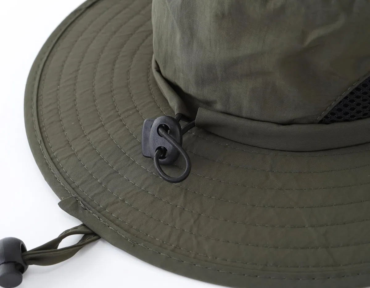 Chapeau de soleil réglable en maille à large bord pour enfants avec protection UV
